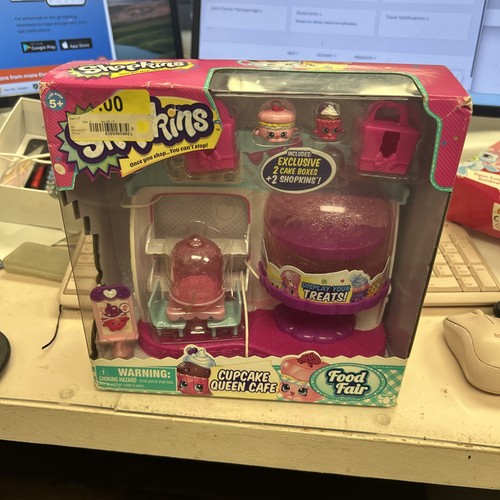 Shopkins cupcake queen - shopkins, cafe